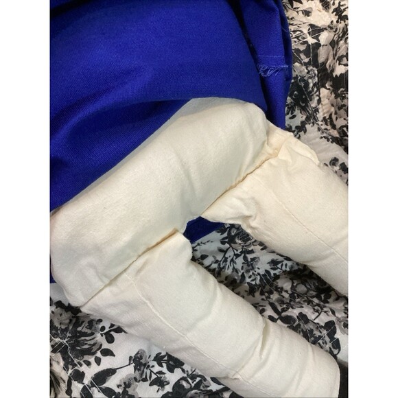 Faceless Handmade Amish Dolls Man & Woman in Traditional Amish Blue & Black - Picture 4 of 14